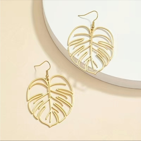 NEW GOLD Creative Hollow Big Leaf Earrings Boho Ear Jewelry Womens Pierced - Picture 3 of 6